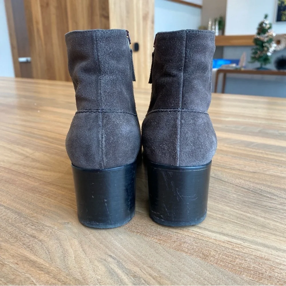 Aquatalia - Women’s Grey Suede Ankle heel Boots, Size 7